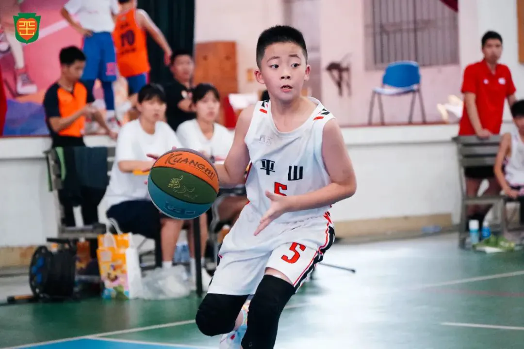 大学生篮球社团如何引入智能情感技术_1